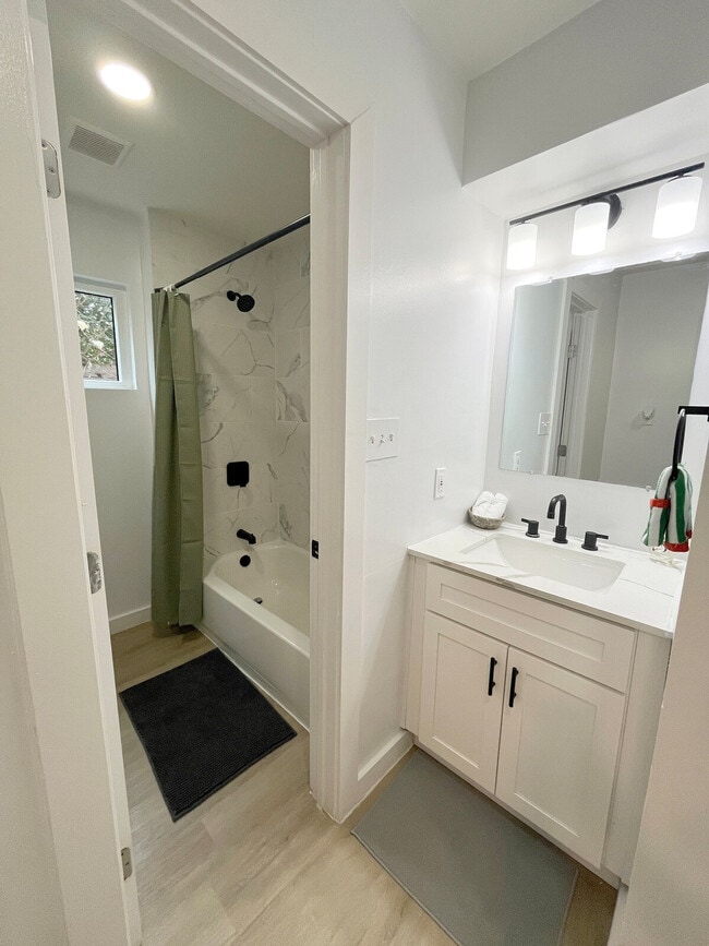 Foto del edificio - 6810 Lexington Rd