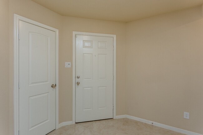 Foto del edificio - Move-in Ready!