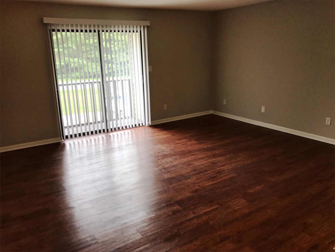 Foto principal - 1325 Gray Hawk Rd