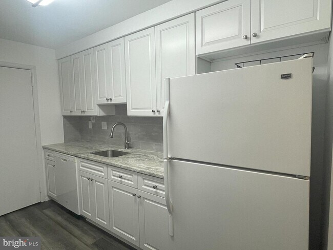 Foto del edificio - 503 Cypress Point Cir