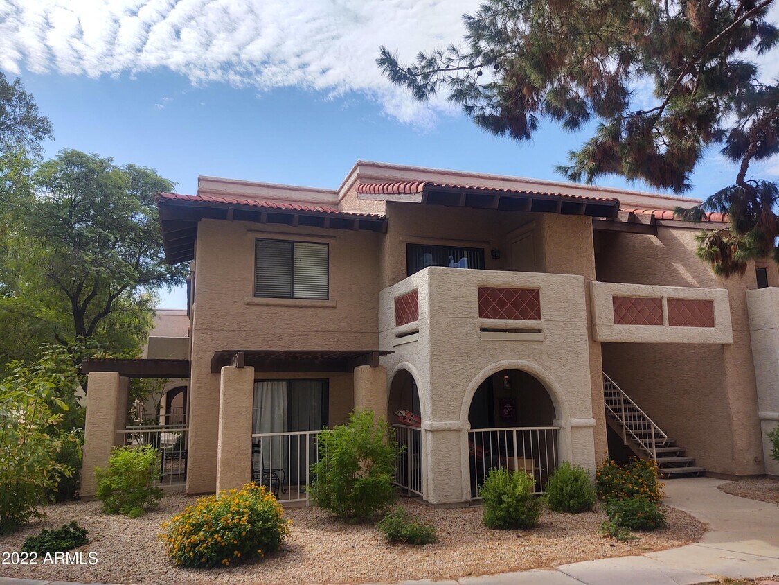 Primary Photo - 5757 W Eugie Ave