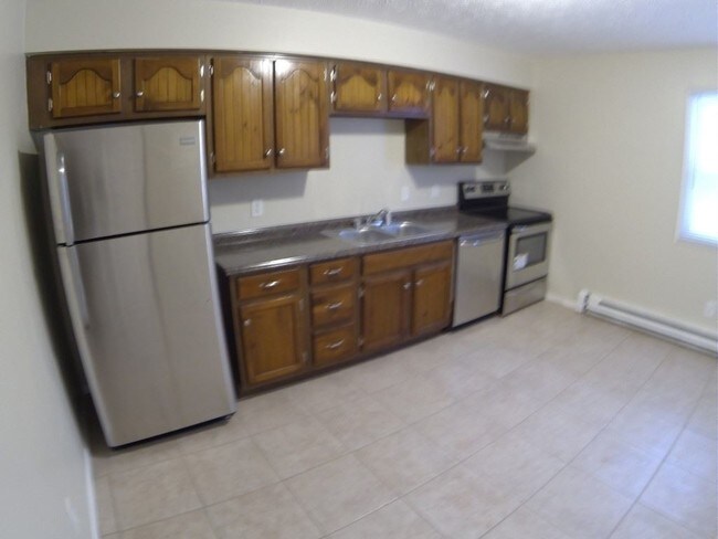 Building Photo - 2 br, 1 bath Apartment - 694 Robinson Road