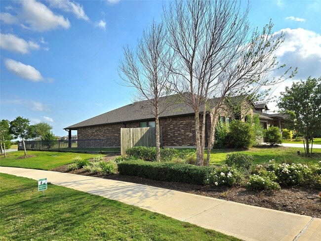 Building Photo - 18411 Pelham Holw Trl