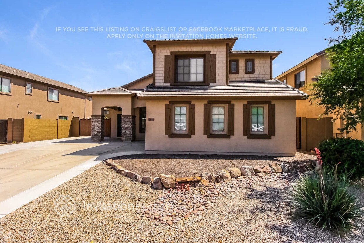 Primary Photo - 2561 W Silver Streak Way