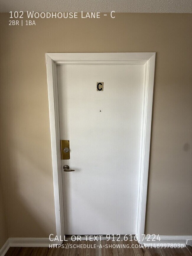 Foto del edificio - 102 Woodhouse Ln