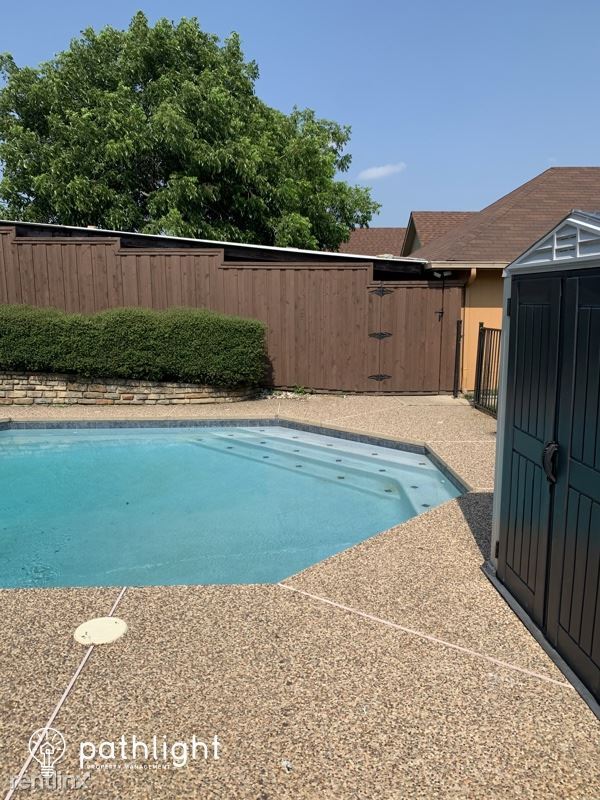 Foto del edificio - 4 br, 3 bath House - 4415 Silverthorn Driv...