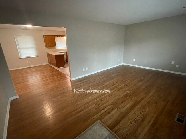 Foto del edificio - 9355 E 69th St