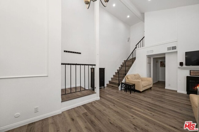 Building Photo - 2309 Summertime Ln