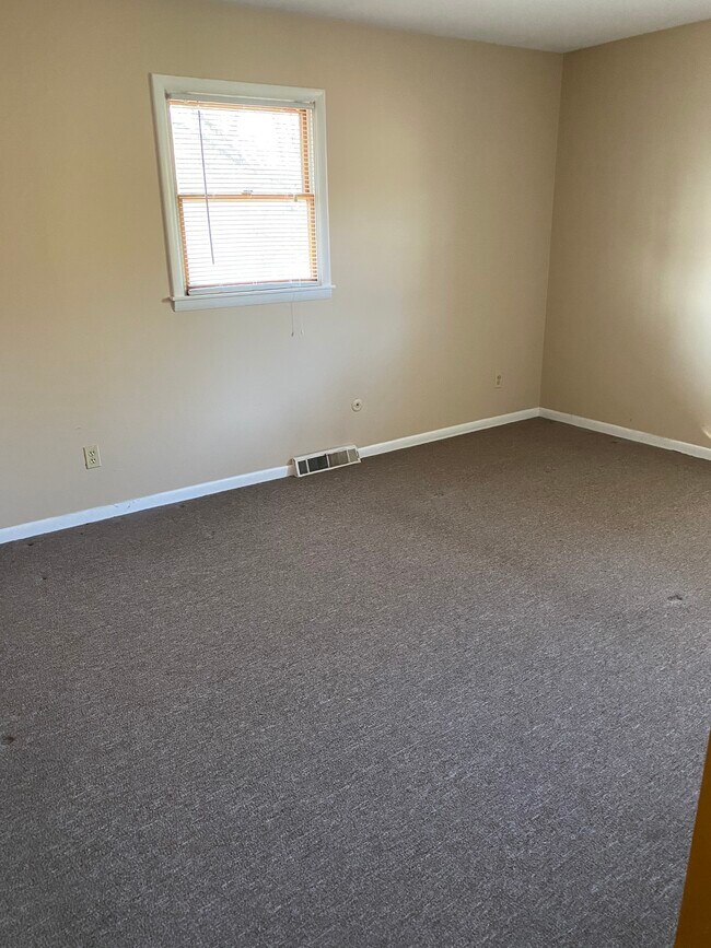 Large Master - 88 Daytona Ave