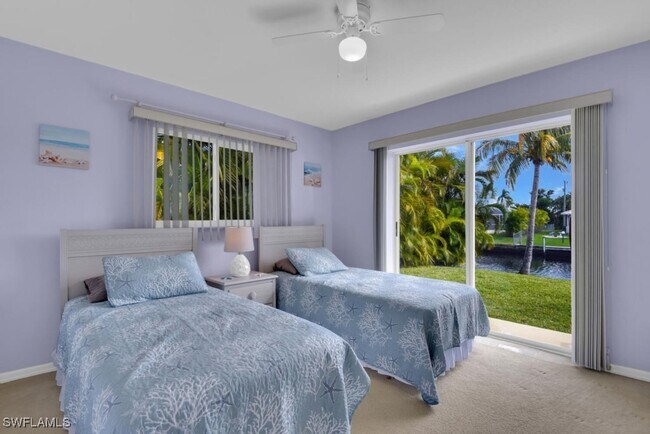 Foto del edificio - 4307 Pelican Blvd