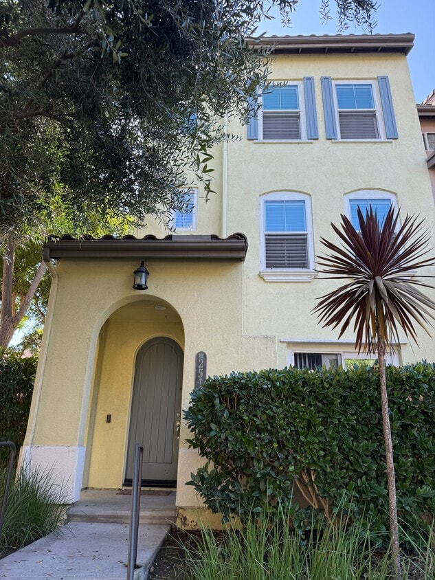 Foto principal - 2513 Escala Cir