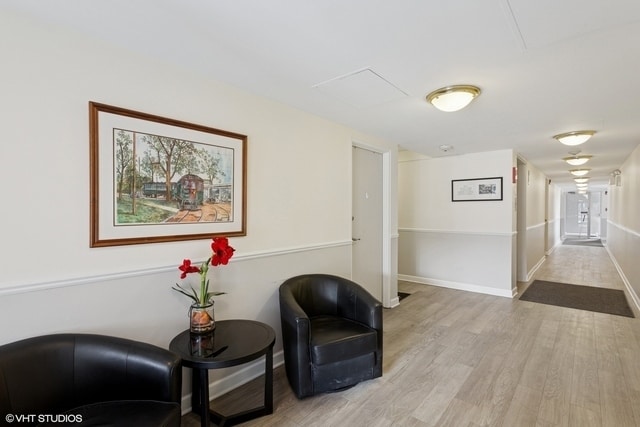 Foto del edificio - 1136 Greenleaf Ave