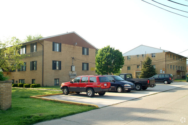 Building Photo - Kingston Manor Apartments