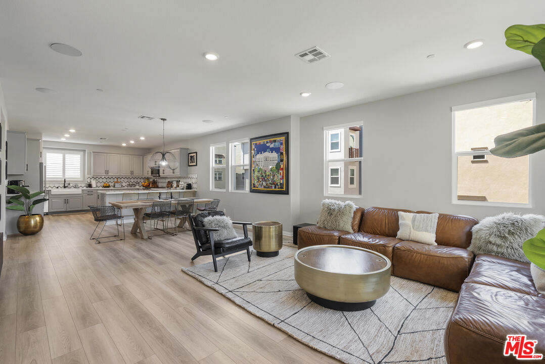 Foto principal - 756 Daniel Freeman Cir