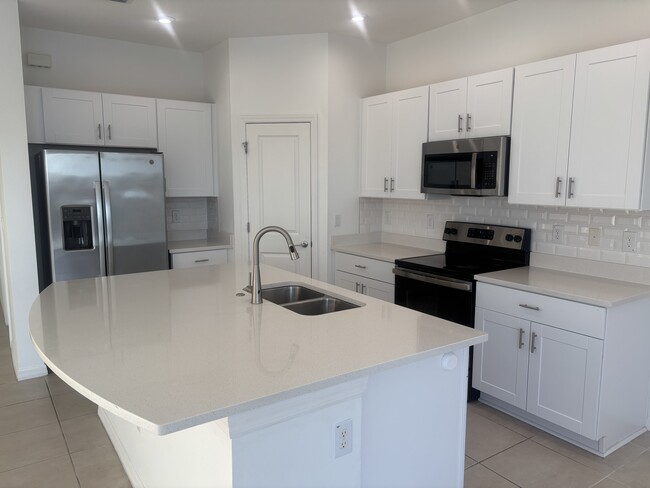 Building Photo - 2302 Alee Ln