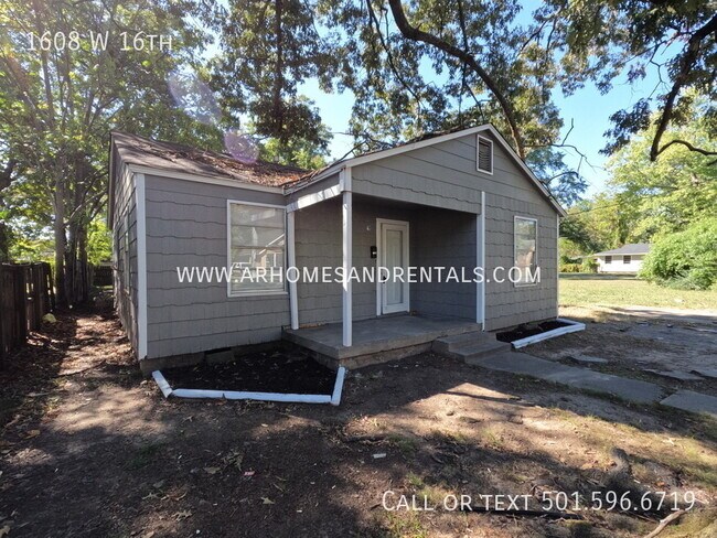 Foto del edificio - 1608 W 16th | $725 | 2 beds, 1 full bath