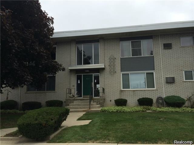 Primary Photo - 4910 Briarwood Ave
