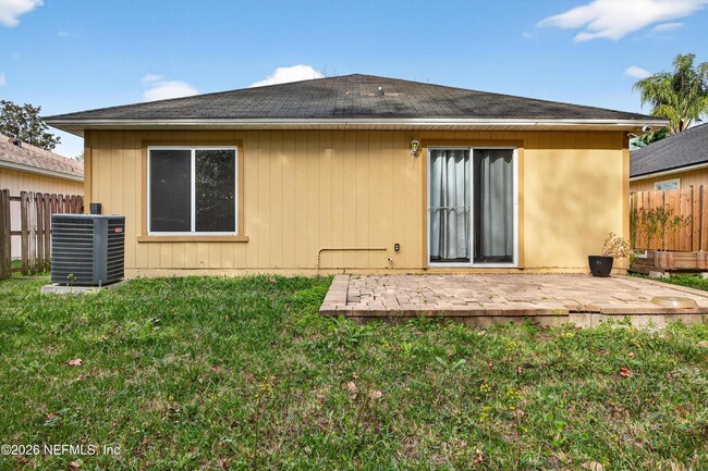 Foto del edificio - 824 Wynfield Cir