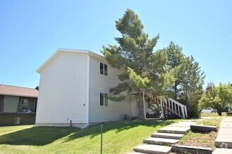 Building Photo - 8 Hoffman Dr