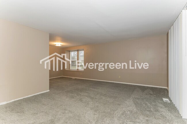 Foto del edificio - 5636 Troy Villa Blvd