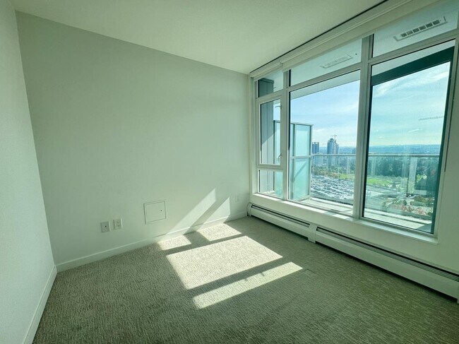 Photo du bâtiment - 13350 Central Ave