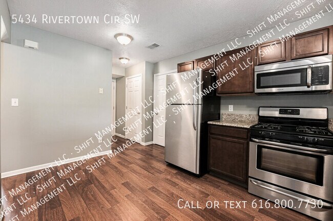 Foto del edificio - 5434 Rivertown Cir SW