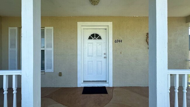 Foto del edificio - 6944 Rosemont Dr