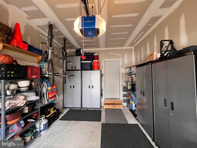 Foto del edificio - 2133 Hidden Meadows Ave