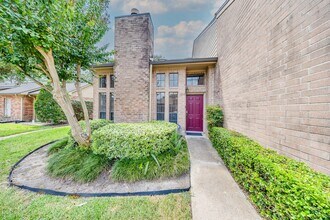 Building Photo - 1018 Memorial Village Dr