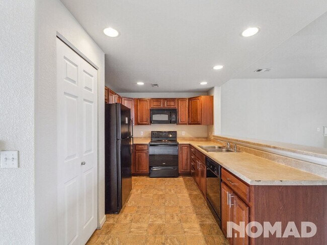 Foto del edificio - 8751 Pearl St