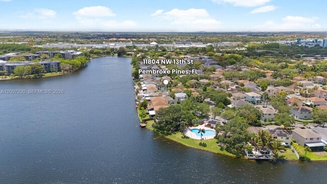 Foto del edificio - 11804 NW 13th St