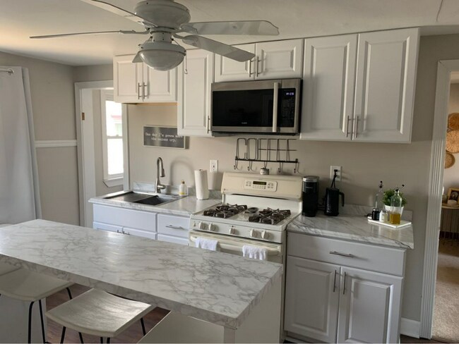 Building Photo - 2761 S 71st