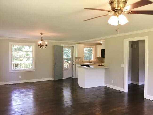 Building Photo - 8674 Catawba Cove Dr