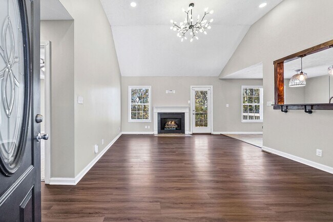 Foto del edificio - Pet Friendly Three Bedroom!