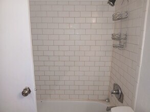 Building Photo - 2555 E Fort Lowell Rd