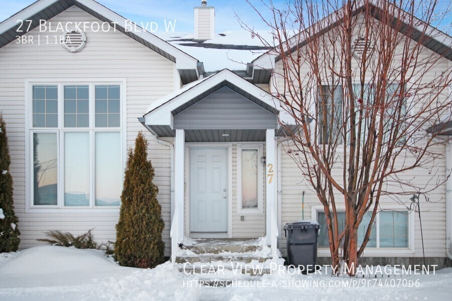 Primary Photo - 3 bedroom townhouse on west side Blackfoot...