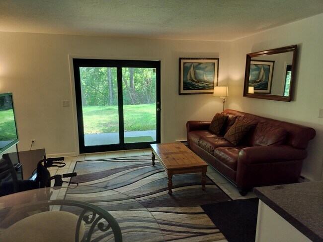 Foto del edificio - 487 N Country Clb Dr
