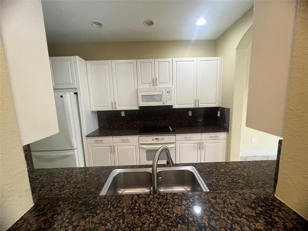 Foto principal - 6920 Julia Gardens Dr