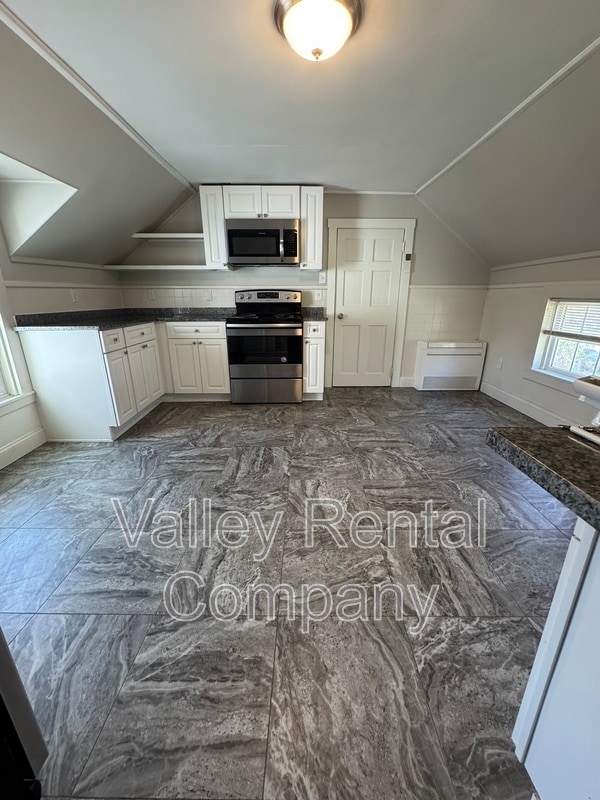 Building Photo - 39 Middle St