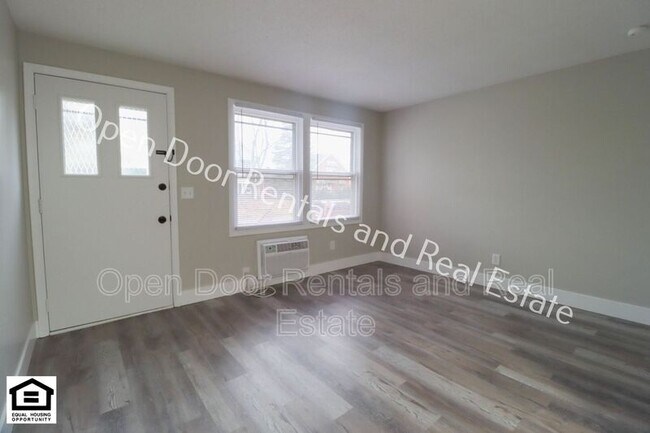 Building Photo - 1704 Franklin Ave