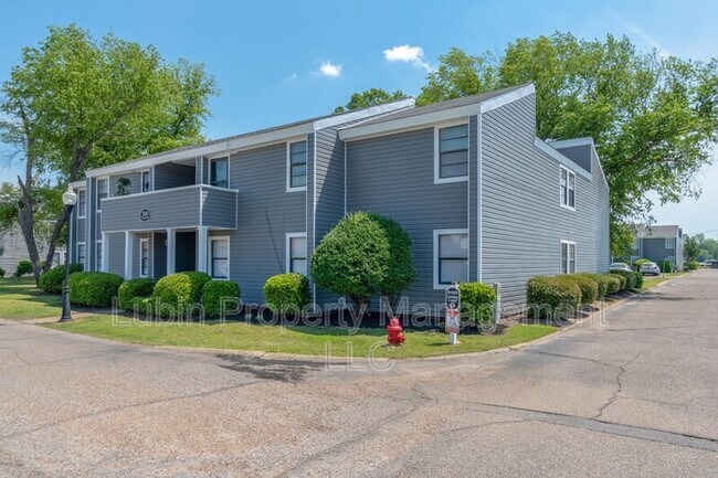 Foto del edificio - 392 Cypress Point