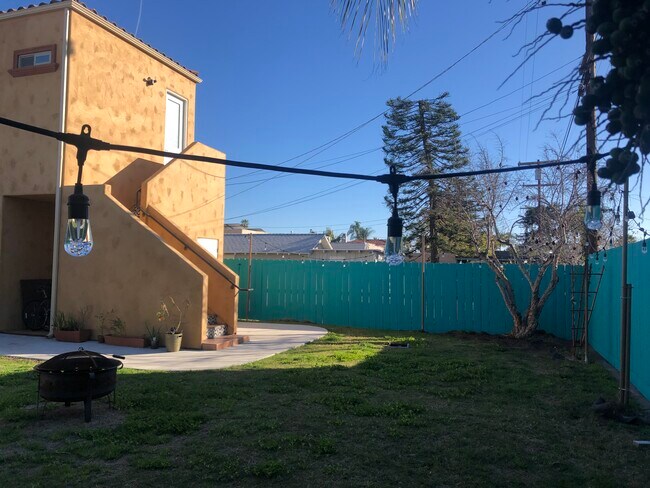 Foto del edificio - 4470 Swift Ave