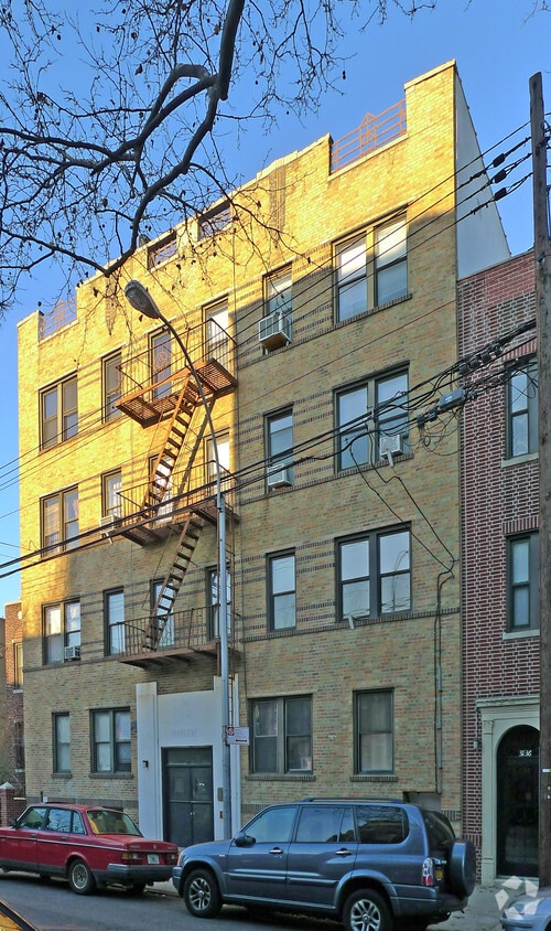 3140 30th St - 31-40 30th St