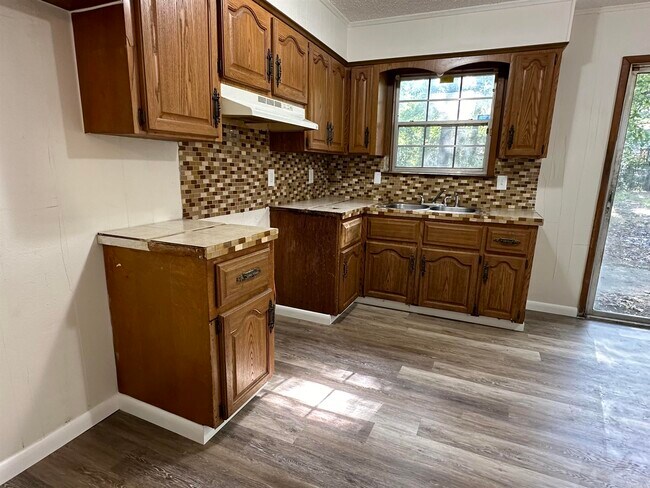 Foto del edificio - 9615 Comstock Rd