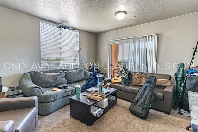 Building Photo - 838 E 700 N