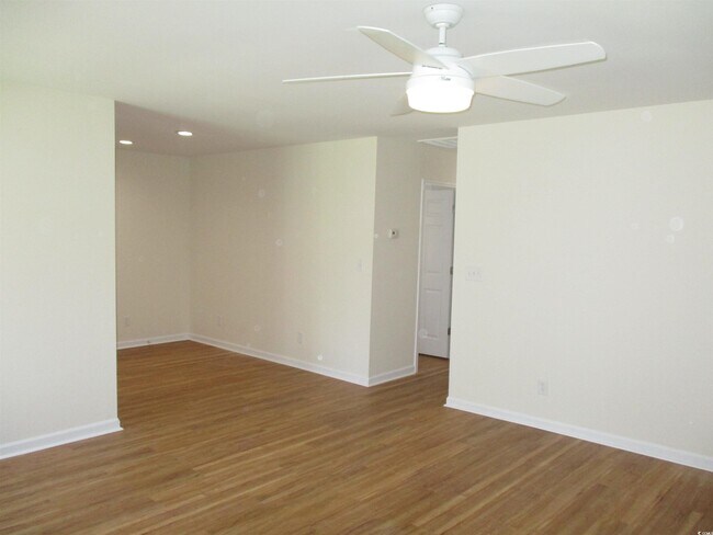 Foto del edificio - 483 Wallingford Cir
