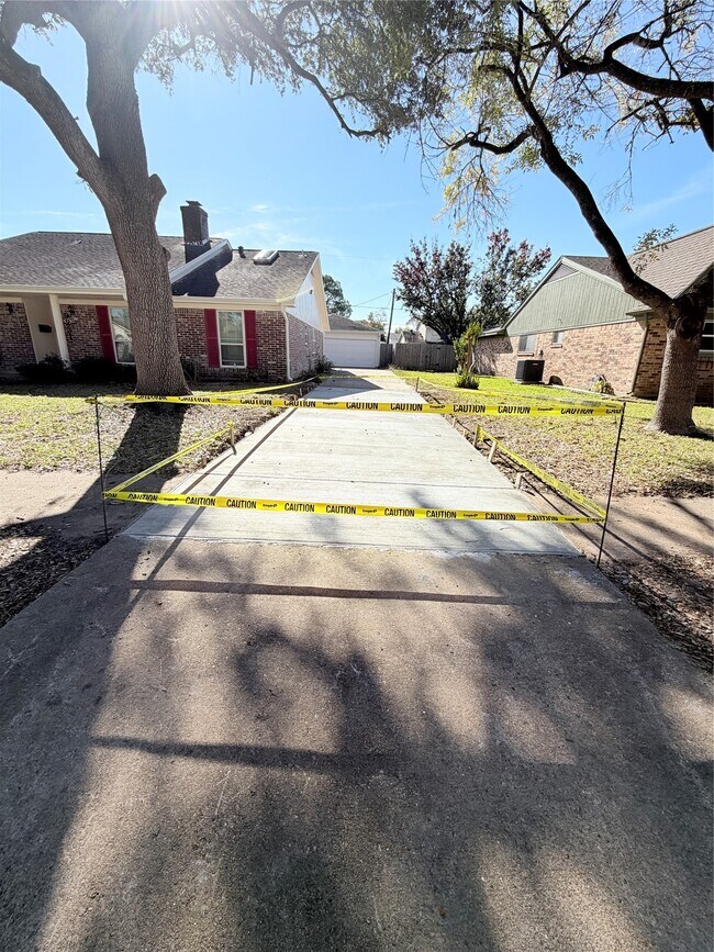 Foto del edificio - 9231 Stroud Dr