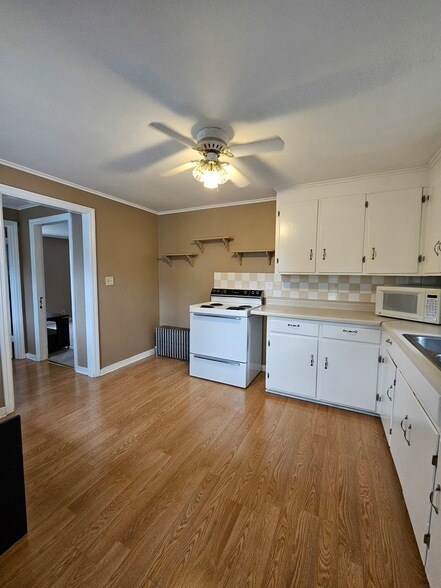 Foto del edificio - 211 Edwards Ave