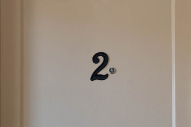 Foto del edificio - 405 W Clay St