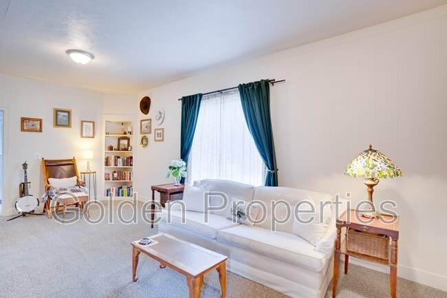 Building Photo - 944 N 7th St